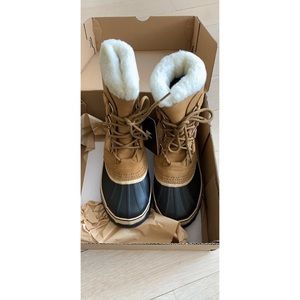 Sorel Caribou snow boots NWT Women’s Size 6